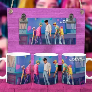 Taza sublimada con grupo de personajes KPOP Demon Hunters caminando en un entorno urbano