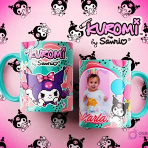 Tazas Kuromi personalizables en teal: una con Kuromi con un gran moño morado y la otra con foto de bebé Karla y globos.