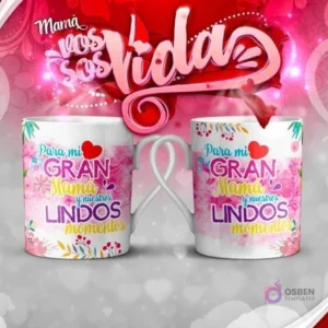 Mockup de dos tazas con diseños florales y corazones, ambas con la frase 'Para mi Gran Mamá y nuestros lindos momentos', perfectas para regalos del Día de la Madre.