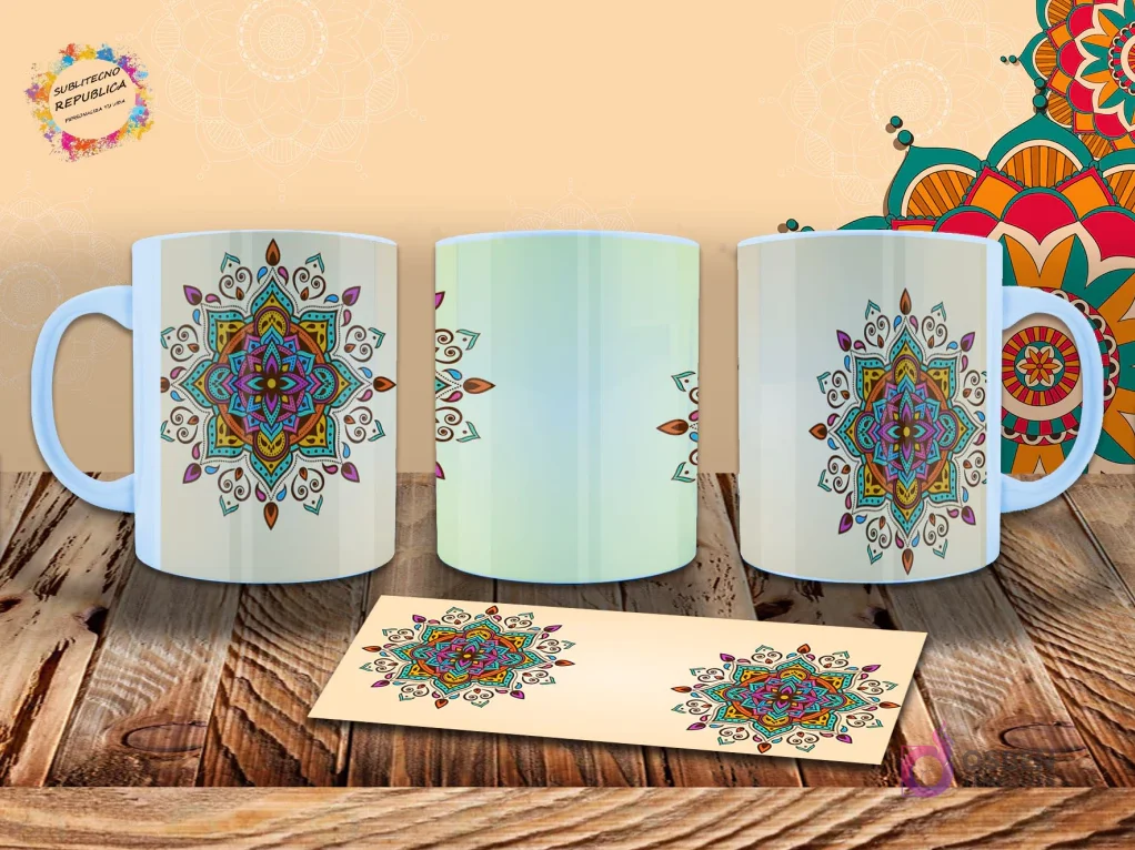 Taza sublimada con mandala central colorido, combinando tonos rojo, azul, amarillo y verde en un patrón simétrico. Mockup. Taza sublimada con mandala central colorido, combinando tonos rojo, azul, amarillo y verde en un patrón simétrico. Mockup.
