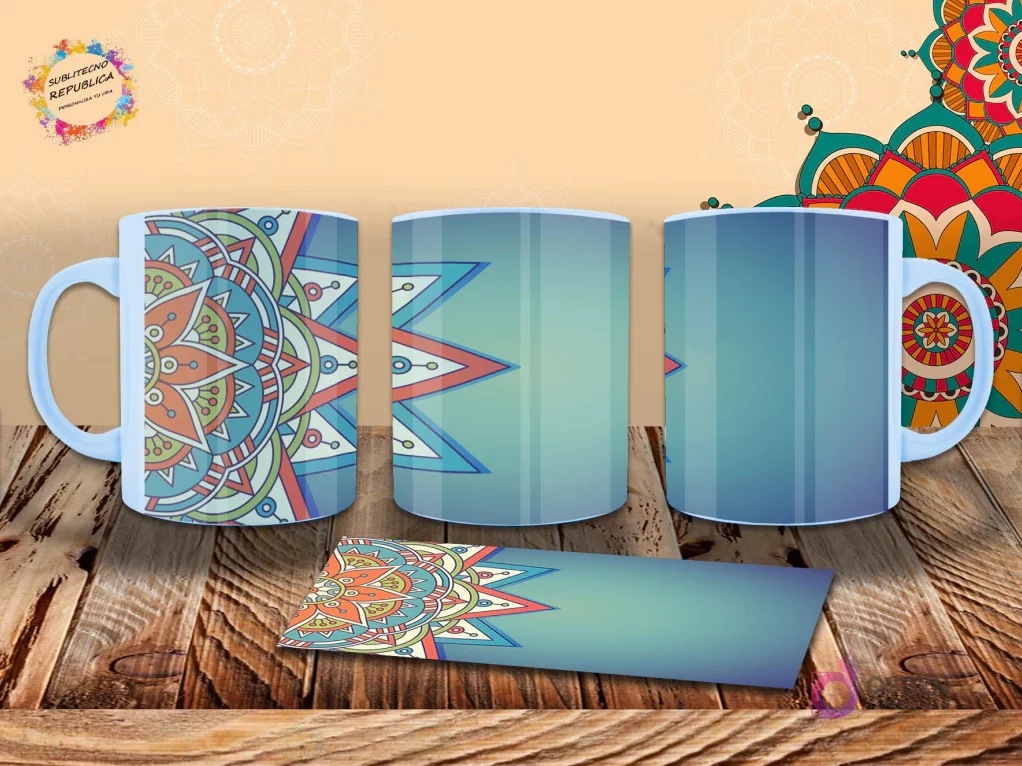 Taza sublimada con un mandala geométrico en tonos tierra y azules sobre un fondo verde azulado suave. Diseño parcial y moderno. Taza sublimada con un mandala geométrico en tonos tierra y azules sobre un fondo verde azulado suave. Diseño parcial y moderno.