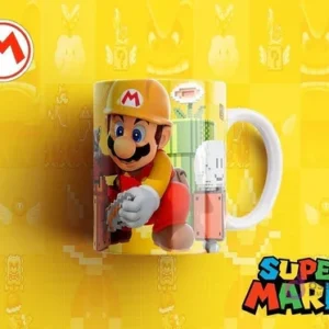 Taza sublimada con Mario Bros vestido de constructor, con casco y herramientas, reparando tuberías, sobre un fondo amarillo pixelado y el logo de Super Mario.
