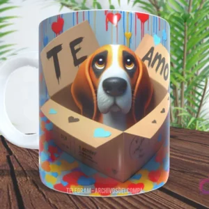 Taza sublimada con perrito Basset Hound de ojos tristes en una caja con corazones y 'Te Amo'