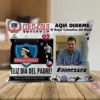 Cojín sublimado de Colo-Colo para el Día del Padre, personalizado con foto y texto 'Aquí duerme el mejor Colocolino del Mundo'. Diseño de plantilla PSD.