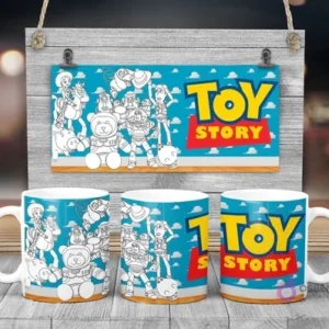 Plantilla sublimación taza infantil Disney Toy Story con Woody, Buzz Lightyear y amigos para pintar, fondo azul cielo y logo Toy Story