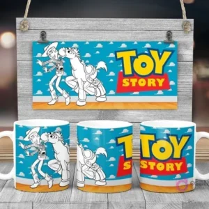 Plantilla sublimación taza infantil Disney Toy Story con Woody el vaquero y Tiro al Blanco para pintar, fondo de nubes y logo Toy Story
