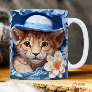 Plantilla 3D de cachorro de león con gorro azul y flores blancas para taza de sublimación.