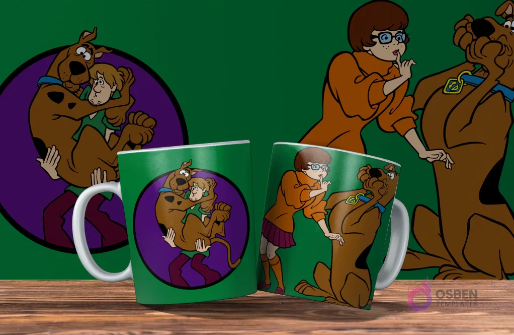Dos tazas verdes con diseño de Scooby Doo. Una con Shaggy y Scooby abrazados, la otra con Vilma y Scooby. Fondo verde. Dos tazas verdes con diseño de Scooby Doo. Una con Shaggy y Scooby abrazados, la otra con Vilma y Scooby. Fondo verde.