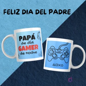 Diseños de sublimación para tazas 'Papá de día Gamer de noche' con iconos de auriculares y la otra con un mando de PlayStation con símbolos geométricos.