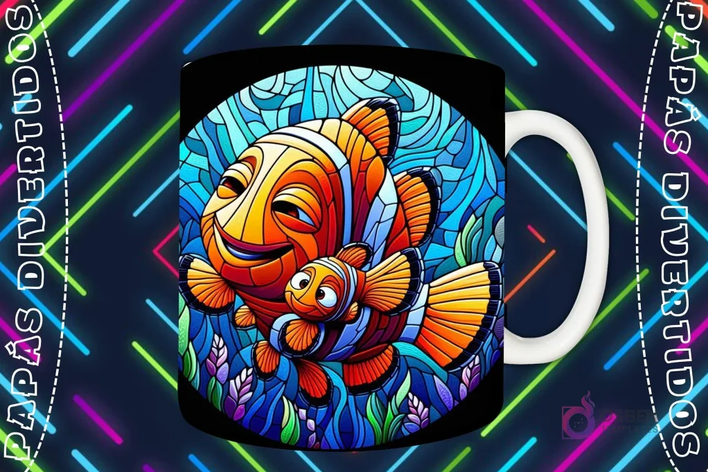 Mockup de taza blanca con diseño de pez payaso adulto y pez payaso bebé (Nemo) nadando y abrazándose en estilo vitral, fondo marino oscuro. Mockup de taza blanca con diseño de pez payaso adulto y pez payaso bebé (Nemo) nadando y abrazándose en estilo vitral, fondo marino oscuro.