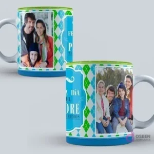 Taza sublimada con un elegante diseño de patrón argyle en tonos azules y verdes, con la frase 'Feliz Día del Padre' y un marco estilizado para fotos familiares.