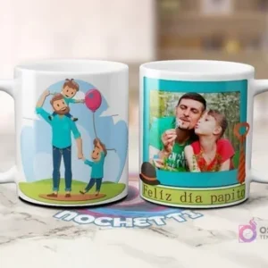 Dos tazas blancas de sublimación. Una con caricatura de padre con dos hijos y un globo. Otra con una foto real de padre besando a hijo y la frase 'Feliz día papito'.