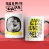 Dos tazas de sublimación con diseños para el Día del Padre: una con foto de papá e hijo y texto 'Feliz Día Papá', otra con frase 'Papá, tú eres uno en un melón' con fondo amarillo y negro.