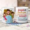 Dos tazas blancas de sublimación del Día del Padre con diseño de padre abrazando a sus hijos y frase 'papá GRACIAS por Aguantar a un niño mimado y malcriado como mi HERMANO'.