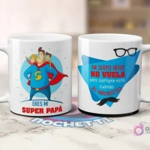 Dos tazas blancas de sublimación. Una con 'SUPER PAPÁ' de caricatura cargando a sus hijos. Otra con frase 'MI SUPER HÉROE NO VUELA pero siempre está cuando lo necesito' con gafas y bigote.