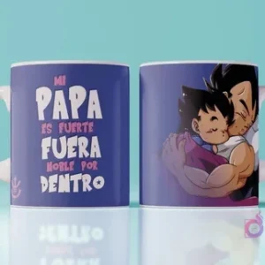 Mockup de taza con diseño para el Día del Padre de Vegeta abrazando a Trunks y la frase 'Mi papá es fuerte noble por dentro', fondo azul claro