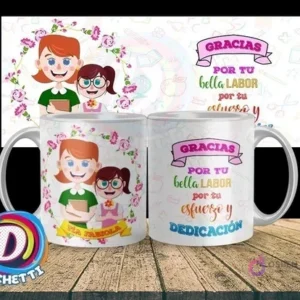 Taza con diseño floral para educadora Tía Fabiola, mostrando a maestra y alumna, con mensaje 'Gracias por tu bella labor y dedicación'.