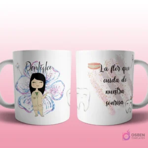 Mug mockup con diseño de enfermera caricaturizada de cabello oscuro con uniforme médico, haciendo señal de ok, sobre fondo de flor morada con brillos y frase 'La flor que cuida nuestro bien más importante. La vida!', con íconos médicos.