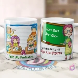 Mug sublimado con niños estudiando 'Feliz día Profesora' y otro con profesora de matemáticas 'El último de la fila salga a la pizarra'.