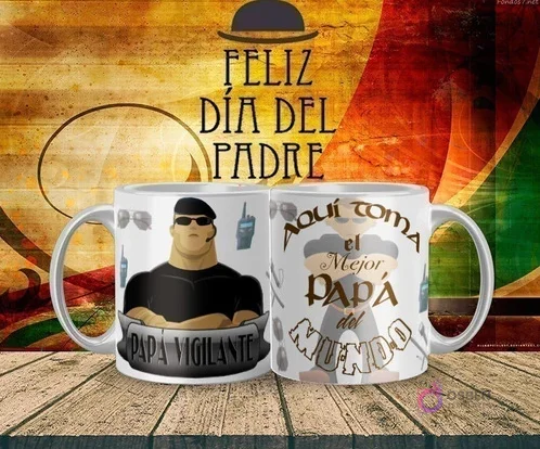 Imagen de tazas sublimadas para el Día del Padre con un papá vigilante de seguridad, gafas y uniforme, y una segunda taza con elementos de seguridad y el mensaje 'Aquí toma el Mejor Papá del Mundo', en un fondo de Feliz Día del Padre. Imagen de tazas sublimadas para el Día del Padre con un papá vigilante de seguridad, gafas y uniforme, y una segunda taza con elementos de seguridad y el mensaje 'Aquí toma el Mejor Papá del Mundo', en un fondo de Feliz Día del Padre.