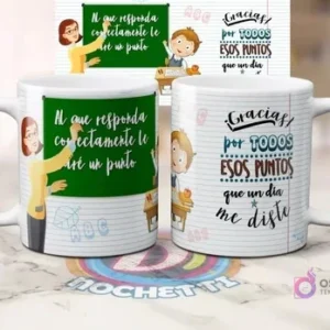 Mug sublimado con diseño de profesora señalando pizarra 'Al que responda correctamente le daré un punto' y otro con 'Gracias por todos esos puntos que un día me diste'.