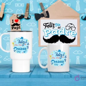 Taza de viaje y taza estándar blancas con diseño circular 'Feliz Día del Padre' con pequeños íconos, sobre fondo azul con accesorios masculinos.