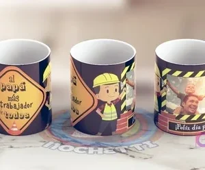 Tres tazas sublimadas con temática de construcción para el Día del Padre: una con mensaje 'al Papá más trabajador', otra con niño constructor y una tercera con marco de foto y '¡Feliz día papá!'.