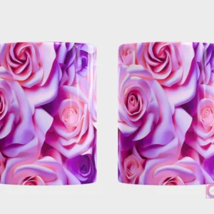 Taza con un patrón repetitivo de rosas 3D en suaves tonos de lila, rosa pálido y morado pastel, creando un efecto degradado, vista frontal y trasera.