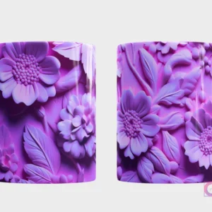 Taza con un diseño monocromático de flores 3D detalladas en tono lila o púrpura claro, con texturas de hojas y pétalos en relieve, vista frontal y trasera.