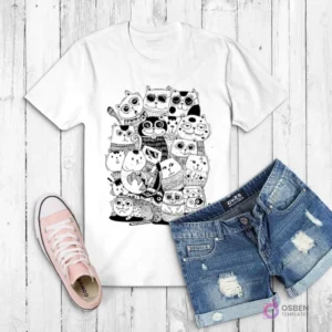 Polera blanca con un grupo de gatos en estilo doodle, apilados unos sobre otros, algunos con gafas, en blanco y negro