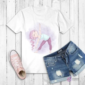 Polera blanca con ilustración de una niña de cabello rizado haciendo una pose de yoga, sobre un fondo de mandala púrpura