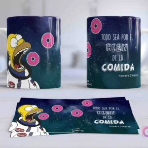 Taza con diseño de Homer Simpson astronauta gritando en el espacio, rodeado de donas rosas flotantes y la frase 'Todo sea por el bien de la comida'.