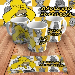 Diseño para taza de sublimación con Homer Simpson tapándose los ojos y la frase 'Si no lo veo no es ilegal', en mockups de tazas y diseño plano sobre madera.