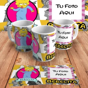 Plantilla personalizable para taza de sublimación de Los Simpsons, con espacio para añadir 'Tu Foto Aquí' junto al diseño de Maggie como 'Bebecita', en mockups.