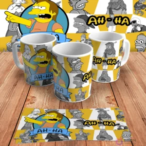Diseño para taza de sublimación con Nelson Muntz de Los Simpsons gritando 'Ah-Ha', presentado en tres mockups de tazas y un diseño plano sobre madera.