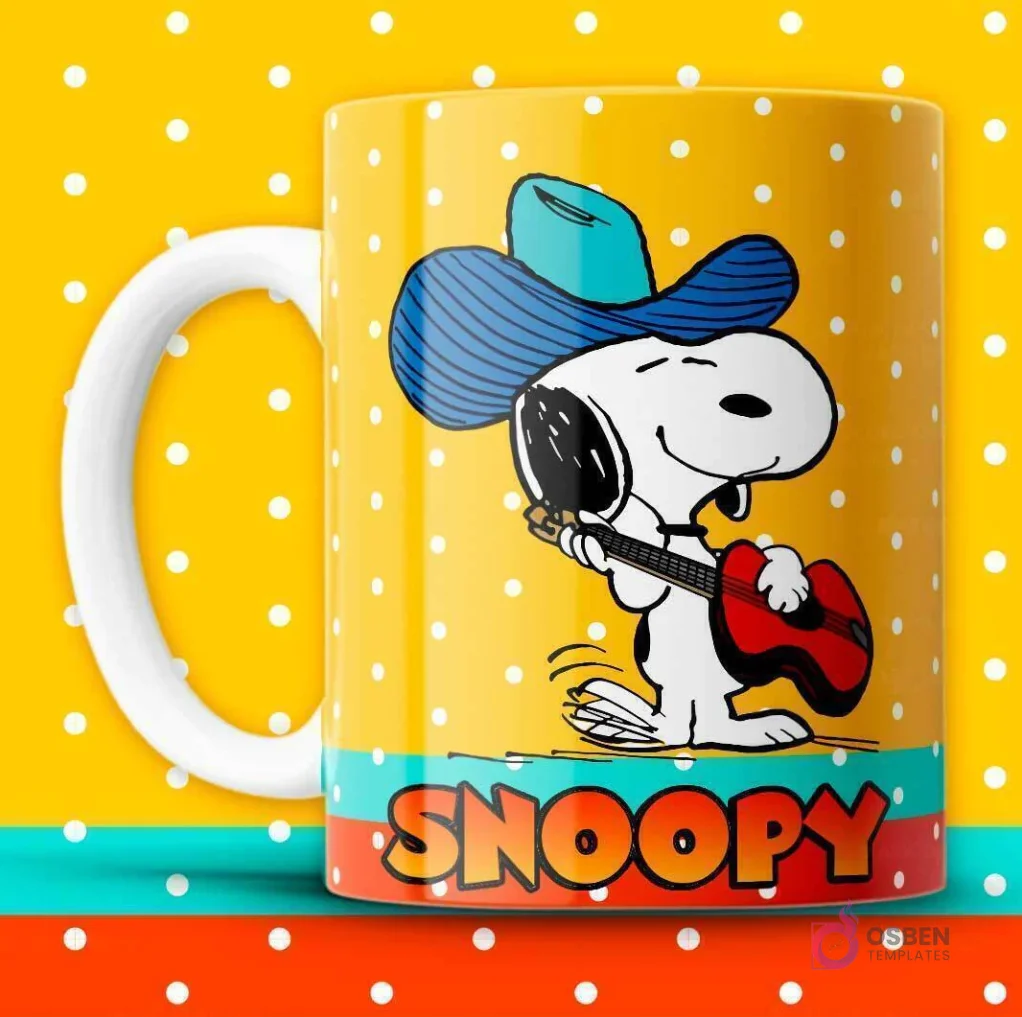 Taza sublimada amarilla con puntos blancos, Snoopy vaquero con sombrero azul y guitarra roja. Taza sublimada amarilla con puntos blancos, Snoopy vaquero con sombrero azul y guitarra roja.