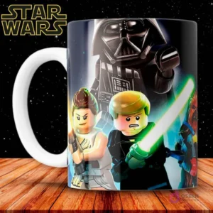 Taza de sublimación con diseño de personajes de LEGO Star Wars, incluyendo Darth Vader, Luke, Rey y Chewbacca.