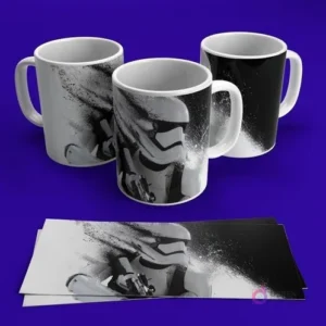 Mugs de sublimación con diseño artístico de Stormtrooper en blanco y negro, estilo moderno con salpicaduras, sobre fondo morado.