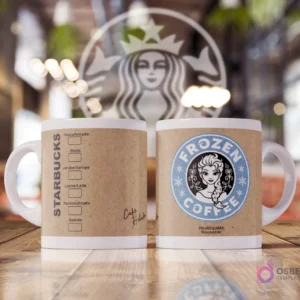 Taza blanca sublimada con diseño estilo Starbucks con fondo de papel kraft. Un lado muestra opciones de bebida. El otro lado tiene un logo azul de Starbucks con Elsa de Frozen y texto 'Frozen Coffee'.