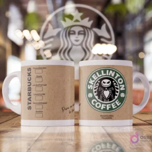 Taza blanca sublimada con diseño estilo Starbucks con fondo de papel kraft. Un lado muestra opciones de bebida. El otro lado tiene un logo negro de Starbucks con Jack Skellington y texto 'Skellington Coffee'.
