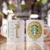 Taza blanca sublimada con diseño estilo Starbucks. Un lado muestra opciones de bebida y el nombre 'Mariel' en dorado. El otro lado tiene un logo dorado de Starbucks con una sirena coronada, fecha '12.05.2020' y texto 'Novia'.