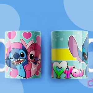 Diseño para taza con Stitch y Angel abrazándose felices, rodeados de corazones rosados y el texto 