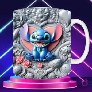 Taza sublimada con diseño 3D de Stitch sentado feliz, fondo de corazón rosa con pequeños corazones en relieve.
