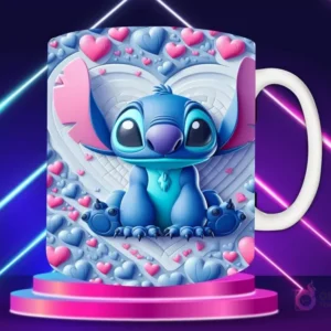 Taza sublimada con diseño 3D de Stitch sentado feliz, fondo de corazón rosa con pequeños corazones en relieve.