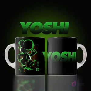 Mockup de dos tazas negras con diseños de Yoshi. Una muestra la silueta de Yoshi corriendo con un contorno verde brillante y estilo gráfico, la otra el logo 'YOSHI' en verde degradado. Fondo negro con brillo verde.