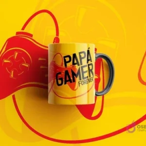 Mockup de taza amarilla con diseño en negro 'PAPÁ GAMER FOREVER' y silueta de mando rojo, sobre fondo amarillo vibrante con gran control en segundo plano