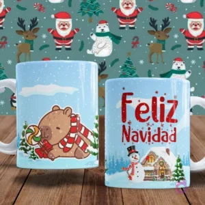 Tazas con escenas invernales. Una taza azul claro presenta un capibara con bufanda a rayas y un bastón de caramelo. La otra taza tiene 'Feliz Navidad' con un muñeco de nieve y una casita cubierta de nieve.