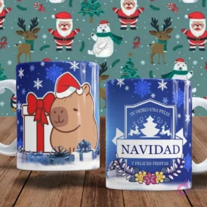 Tazas con motivos azules y navideños. Una taza muestra un capibara con gorro de Papá Noel asomándose de un regalo. La otra taza tiene un mensaje de 'Feliz Navidad y Felices Fiestas' con un árbol y flores.