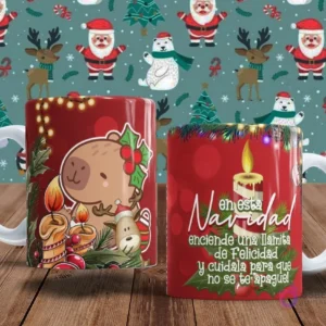 Tazas con diseño festivo en rojo. Una taza muestra un capibara junto a velas encendidas y un reno. La otra taza lleva el mensaje 'En esta Navidad enciende una llamita de Felicidad' con una vela central.