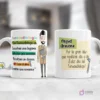 Taza sublimada con diseño para fonoaudiólogo masculino, incluye personaje, cita inspiradora sobre fonoaudiología y espacio para nombre personalizado.